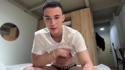 Snapshot of leo_delvey chatting on 11-06-25, 06:25 leo online show from 11-06-25, 06:25