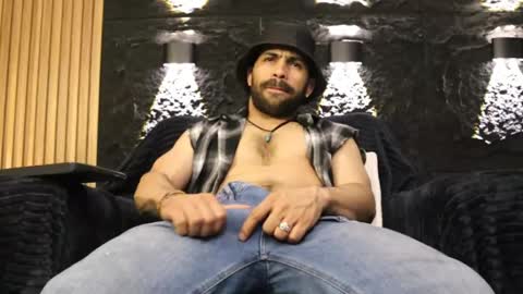 Leo  Diaz online show from 04-24-26, 11:51