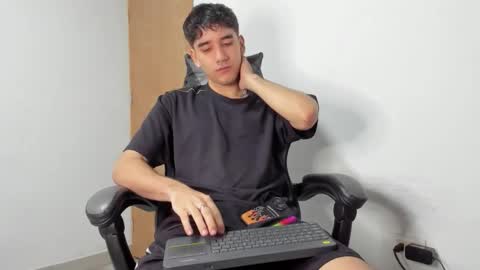 Leo Jones online show from 11-06-25, 01:06