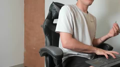 Leo Jones online show from 02-13-26, 05:42