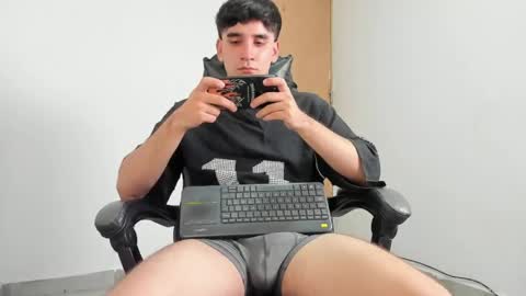 Snapshot of leo_jones389 chatting on 05-22-26, 01:57 Leo Jones online show from 05-22-26, 01:57