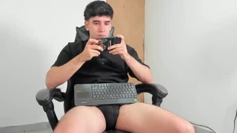 Snapshot of leo_jones389 chatting on 06-02-26, 12:45 Leo Jones online show from 06-02-26, 12:45