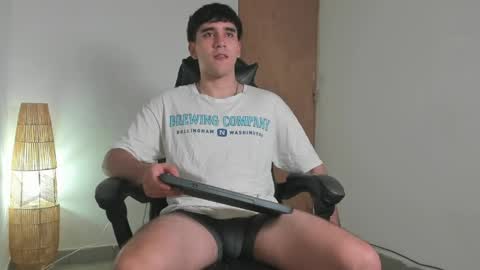 Snapshot of leo_jones389 chatting on 06-04-26, 11:11 Leo Jones online show from 06-04-26, 11:11