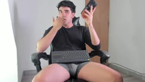 Leo Jones online show from 07-02-26, 03:23
