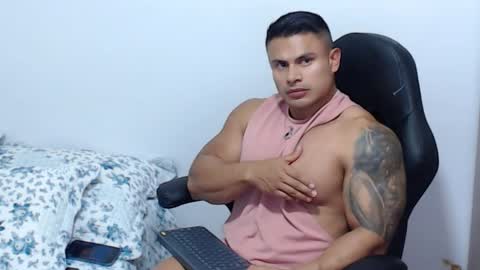 Snapshot of leo_muscleboy chatting on 04-28-26, 10:59 Leo online show from 04-28-26, 10:59