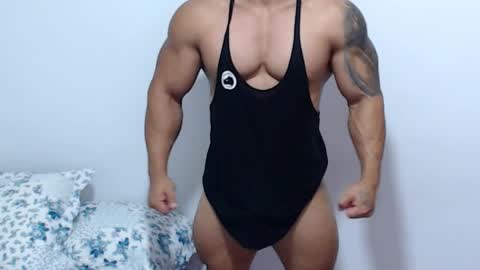 Snapshot of leo_muscleboy chatting on 05-12-26, 09:56 Leo online show from 05-12-26, 09:56