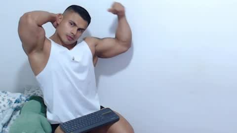 Snapshot of leo_muscleboy chatting on 05-15-26, 02:18 Leo online show from 05-15-26, 02:18