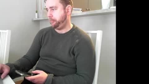 Snapshot of leofromsweden chatting on 02-14-25, 09:56 Leofromsweden online show from 02-14-25, 09:56