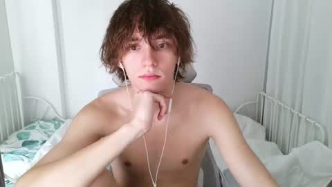 Snapshot of leon_heart666 chatting on 06-15-26, 02:14 Leon online show from 06-15-26, 02:14