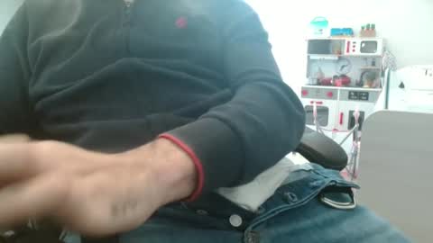 Snapshot of leone44 chatting on 02-24-25, 03:42 angel e sonia online show from 02-24-25, 03:42