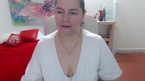 leonela   online show from 02-10-26, 12:59