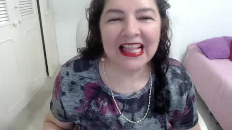 leonela   online show from 04-27-26, 11:47