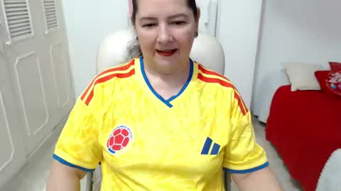 leonela   online show from 06-28-26, 01:55
