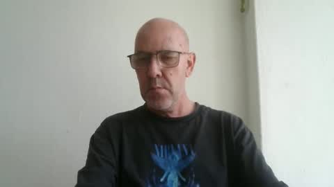 Snapshot of leonew71 chatting on 04-24-26, 11:45 leonew71 online show from 04-24-26, 11:45