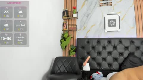 leonferoz7 online show from 04-11-26, 02:38