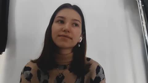 Snapshot of leoniacoaker chatting on 11-14-25, 04:11 Kris online show from 11-14-25, 04:11