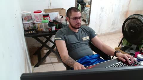 Snapshot of leonino231 chatting on 10-10-25, 01:15 leonino231 online show from 10-10-25, 01:15