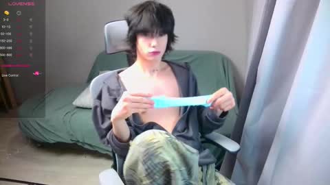 leonkissboy online show from 03-06-26, 04:36