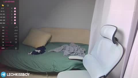 leonkissboy online show from 03-18-26, 05:27