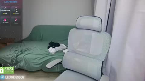 leonkissboy online show from 04-23-26, 07:38