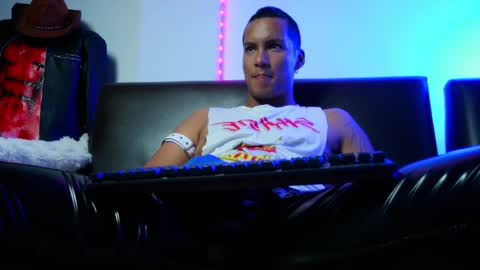 Snapshot of leonnardojaramillo chatting on 12-19-24, 10:13 Lenardo jaramillo online show from 12-19-24, 10:13