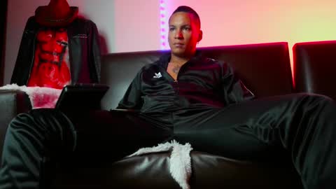 Snapshot of leonnardojaramillo chatting on 12-30-24, 08:43 Lenardo jaramillo online show from 12-30-24, 08:43