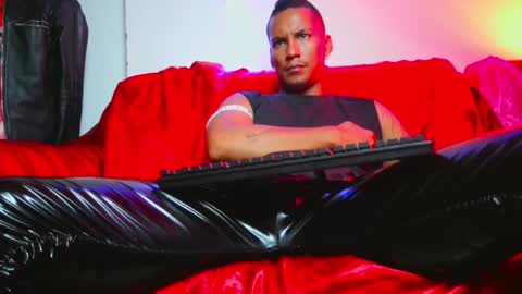 Snapshot of leonnardojaramillo chatting on 01-19-25, 12:06 Lenardo jaramillo online show from 01-19-25, 12:06