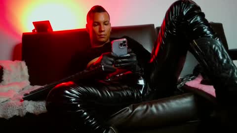 Snapshot of leonnardojaramillo chatting on 02-08-25, 09:24 Lenardo jaramillo online show from 02-08-25, 09:24