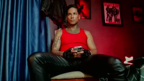 Snapshot of leonnardojaramillo chatting on 05-16-26, 10:36 Lenardo jaramillo online show from 05-16-26, 10:36