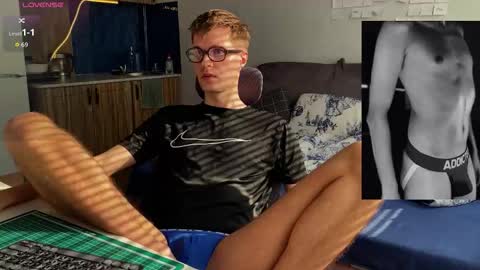 Leon online show from 02-28-26, 07:53