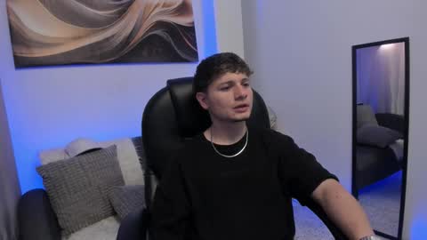 Leo  online show from 02-10-26, 04:49