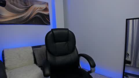 Leo  online show from 03-08-26, 03:54