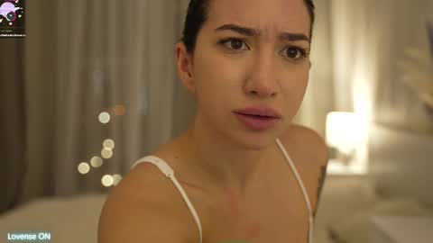 Leora online show from 03-11-25, 08:09