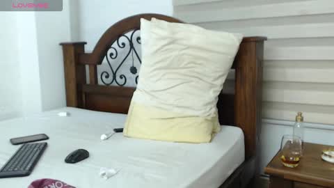 Snapshot of leoricoo chatting on 11-28-25, 10:56 Leo online show from 11-28-25, 10:56