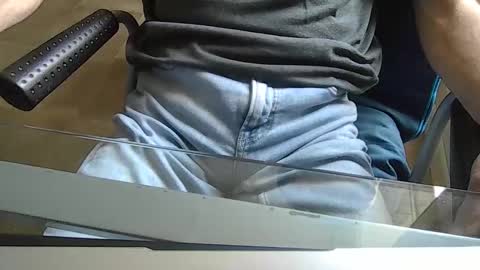 Snapshot of leoufdedingue chatting on 10-17-25, 02:19 CESTMOI75100 online show from 10-17-25, 02:19