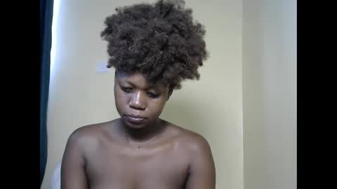 Snapshot of leslie_bebby2 chatting on 03-09-25, 05:33 leslie online show from 03-09-25, 05:33