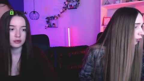 leslie_bird online show from 04-17-26, 09:01