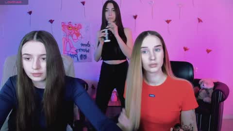 leslie_bird online show from 04-24-26, 09:01