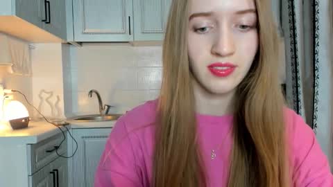 Snapshot of leslie_my_lovee chatting on 10-07-25, 07:55 LESLIE online show from 10-07-25, 07:55