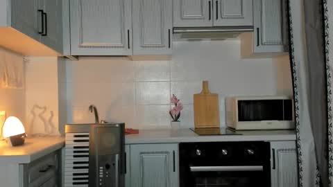 Snapshot of leslie_my_lovee chatting on 10-14-25, 08:20 LESLIE online show from 10-14-25, 08:20