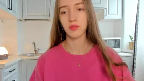  LESLIE   online show from 07-03-26, 12:11