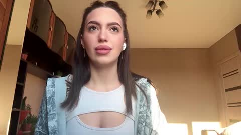 Leslie  online show from 03-12-26, 01:17