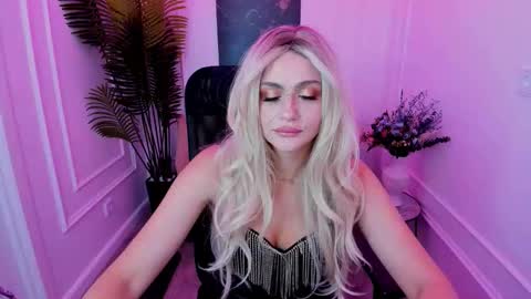 Snapshot of lesliemineg chatting on 09-10-25, 02:28 lesliemineg online show from 09-10-25, 02:28