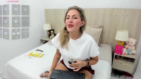 Lesly Santodomingo online show from 02-01-26, 12:26