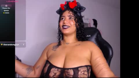 lesly online show from 10-30-25, 02:13