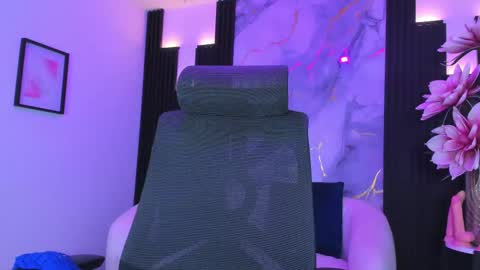 Snapshot of leslyflorez chatting on 09-30-25, 03:44 Lesly online show from 09-30-25, 03:44