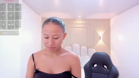 Snapshot of leslysimpson chatting on 05-27-26, 07:33 online show from 05-27-26, 07:33