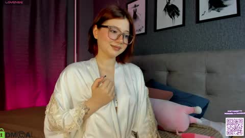 Snapshot of lessi_grace chatting on 04-29-26, 01:10 Lessi online show from 04-29-26, 01:10