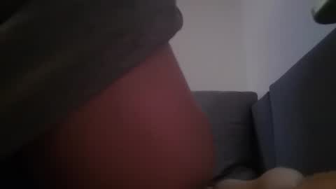 Snapshot of lestaro chatting on 01-12-25, 08:36 neoglo online show from 01-12-25, 08:36