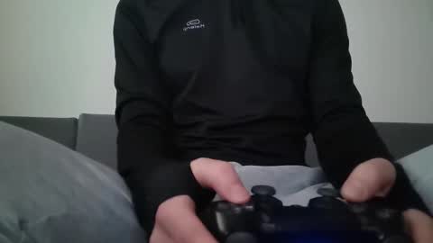 Snapshot of lestaro chatting on 02-15-25, 10:55 neoglo online show from 02-15-25, 10:55